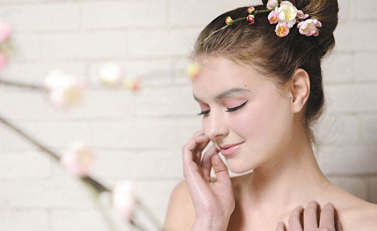 論女性化妝品的包裝設(shè)計(jì) 論女性化妝品的包裝設(shè)計(jì)