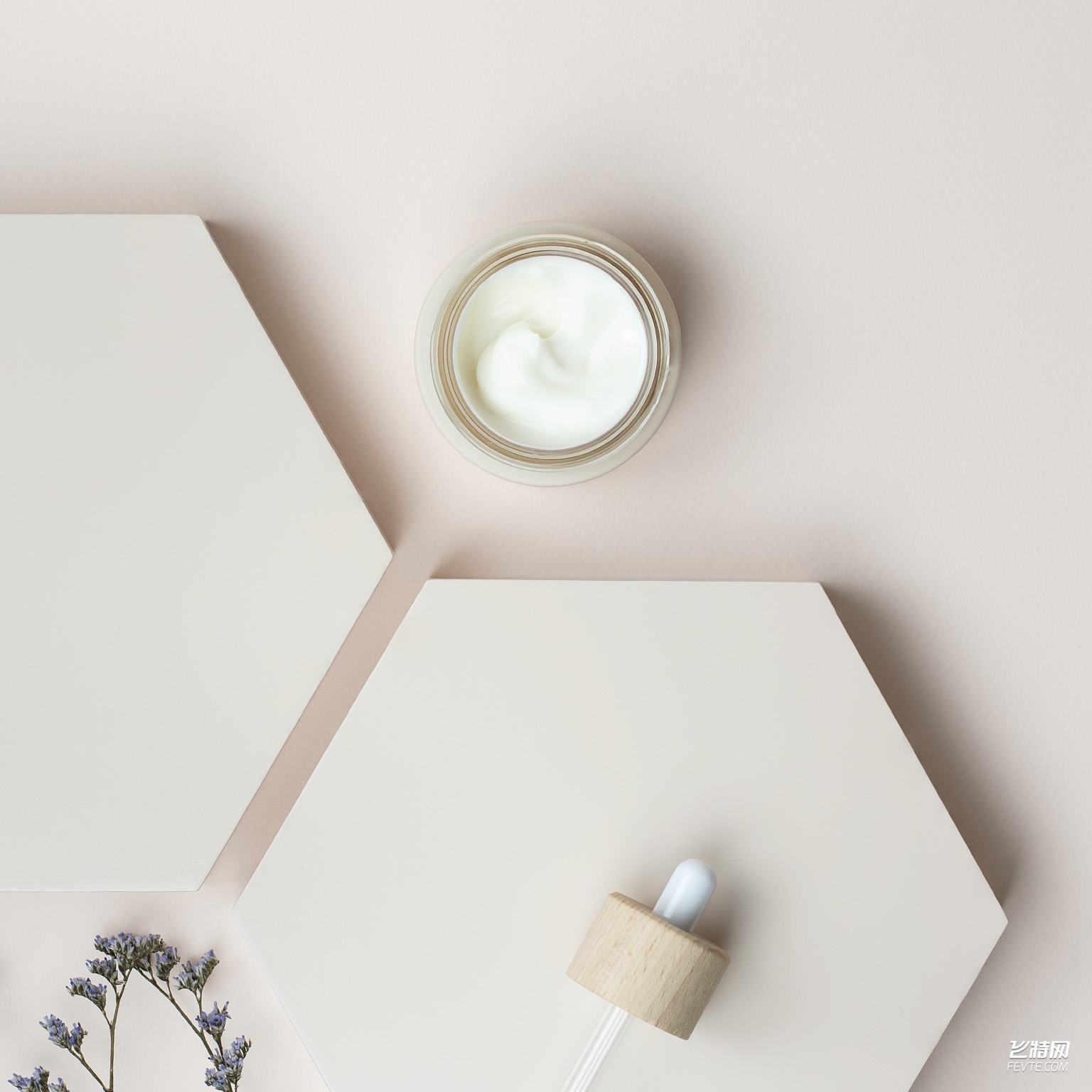 阿里巴巴塑料包裝瓶對(duì)天然村料的包裝設(shè)計(jì)方法研討 阿里巴巴塑料包裝瓶對(duì)天然村料的包裝設(shè)計(jì)方法研討