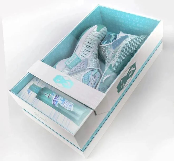 爺青回!六神換包裝了?這設計真“考古”! 爺青回!六神換包裝了?這設計真“考古”!